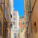 Deux Pieces Dans Le Quartier Du Port