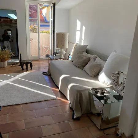 Deux Pieces Dans Le Quartier Du Port Апартаменты Ницца