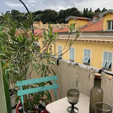 Daire Deux Pieces Dans Le Quartier Du Port