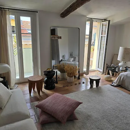 Apartman Deux Pieces Dans Le Quartier Du Port