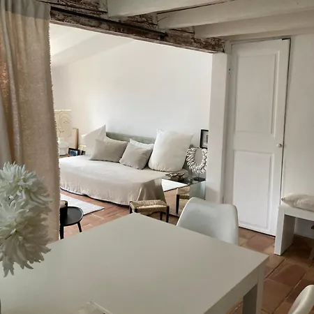 Deux Pièces Dans Le Quartier Du Port * Nizza